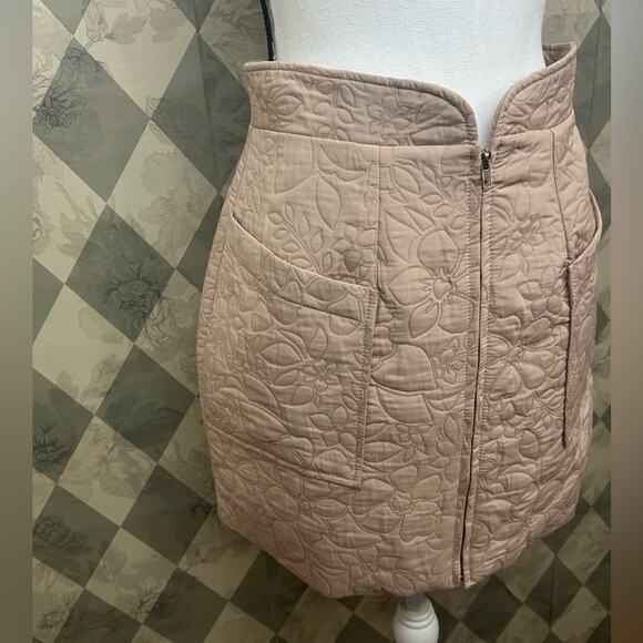 En Saison Journee Mini Skirt in Peony with Pockets and Front Zipper - Picture 4 of 8